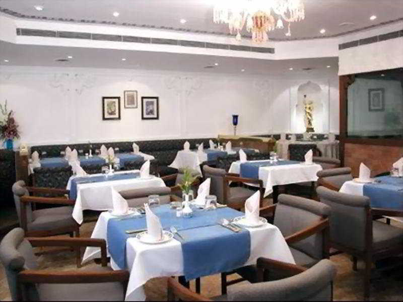 Comfort Inn Heritage Mumbai Restaurant foto